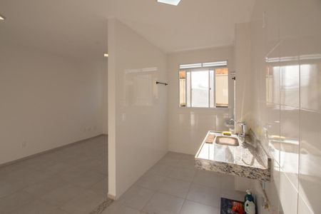 Apartamento para alugar com 50m², 2 quartos e 1 vaga Apartamento para alugar com 50m², 2 quartos e 1 vagaCozinha e Área de Serviço