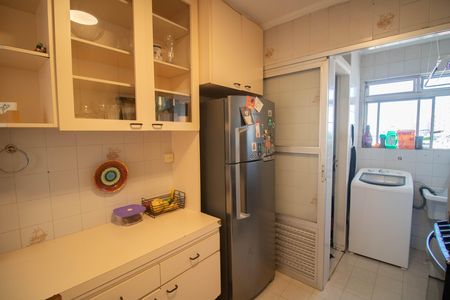 COZINHA de apartamento à venda com 2 quartos, 64m² em Jardim Sonia, São Paulo