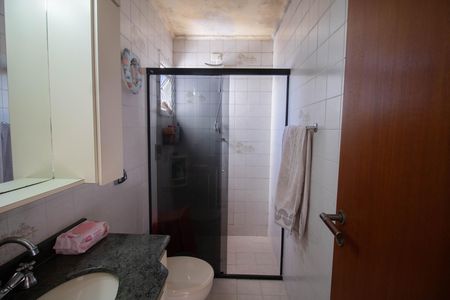 BANHEIRO de apartamento à venda com 2 quartos, 64m² em Jardim Sonia, São Paulo