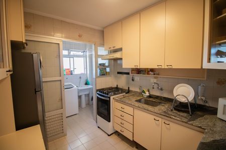COZINHA de apartamento à venda com 2 quartos, 64m² em Jardim Sonia, São Paulo