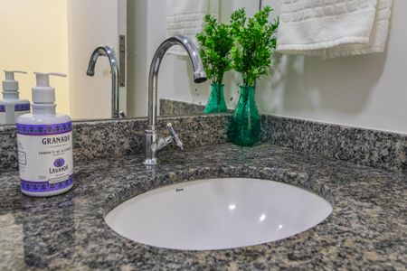 Apartamento à venda com 76m², 2 quartos e 1 vaga Apartamento à venda com 76m², 2 quartos e 1 vagaBanheiro Social