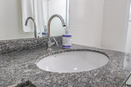 Apartamento à venda com 76m², 2 quartos e 1 vaga Apartamento à venda com 76m², 2 quartos e 1 vagaBanheiro da Suíte