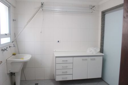Apartamento para alugar com 137m², 3 quartos e 2 vagasÁrea de Serviço