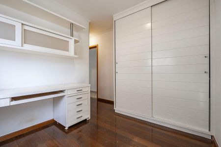 Apartamento à venda com 130m², 3 quartos e 3 vagas Apartamento à venda com 130m², 3 quartos e 3 vagasSuíte 2