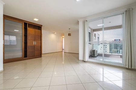 Apartamento à venda com 130m², 3 quartos e 3 vagas Apartamento à venda com 130m², 3 quartos e 3 vagasSala