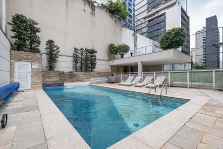 Apartamento à venda com 130m², 3 quartos e 3 vagas Apartamento à venda com 130m², 3 quartos e 3 vagasPiscina
