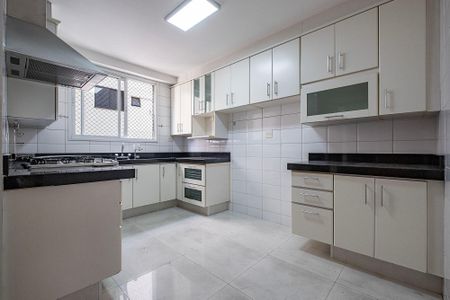 Apartamento à venda com 130m², 3 quartos e 3 vagas Apartamento à venda com 130m², 3 quartos e 3 vagasCozinha