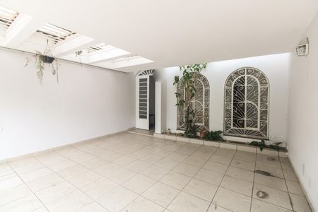 Garagem  de casa para alugar com 4 quartos, 120m² em Chácara Santo Antônio (zona Leste), São Paulo