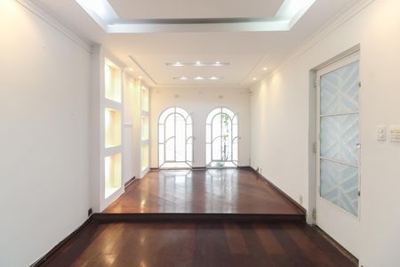 Casa para alugar com 4 quartos, 120m² em Chácara Santo Antônio (zona Leste), São Paulo
