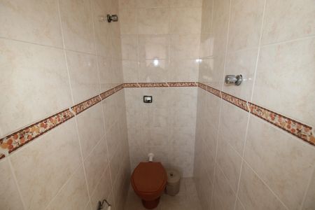 Apartamento à venda com 72m², 2 quartos e 1 vagaÁrea de Serviço - Banheiro