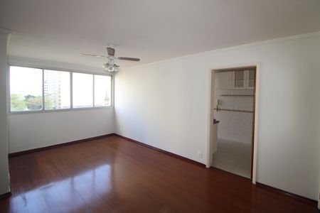 Apartamento à venda com 72m², 2 quartos e 1 vagaSala