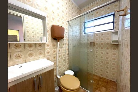 Banheiro de kitnet/studio para alugar com 1 quarto, 40m² em Morro do Espelho, São Leopoldo