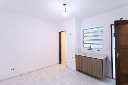 Casa para alugar com 82m², 1 quarto e sem vaga