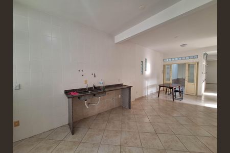 Casa de condomínio à venda com 225m², 5 quartos e 1 vaga Casa de condomínio à venda com 225m², 5 quartos e 1 vagaCozinha e Área de Serviço