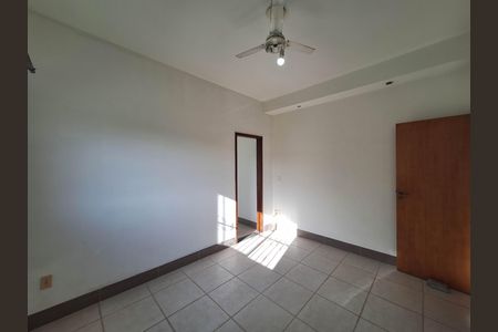 Casa de condomínio à venda com 225m², 5 quartos e 1 vaga Casa de condomínio à venda com 225m², 5 quartos e 1 vaga Suíte
