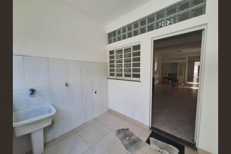 Cozinha e Área de Serviço de casa de condomínio à venda com 5 quartos, 225m² em São Lourenço, Niterói