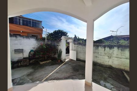 Vista da Sala de casa de condomínio à venda com 5 quartos, 225m² em São Lourenço, Niterói