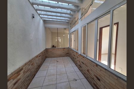 Casa de condomínio à venda com 225m², 5 quartos e 1 vaga Casa de condomínio à venda com 225m², 5 quartos e 1 vagaSala