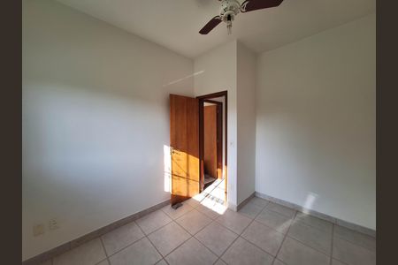 Casa de condomínio à venda com 225m², 5 quartos e 1 vaga Casa de condomínio à venda com 225m², 5 quartos e 1 vagaQuarto 4