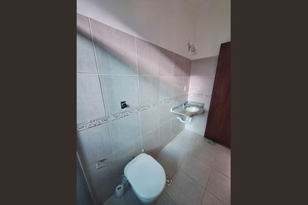 Casa de condomínio à venda com 225m², 5 quartos e 1 vaga Casa de condomínio à venda com 225m², 5 quartos e 1 vagaBanheiro da Suíte