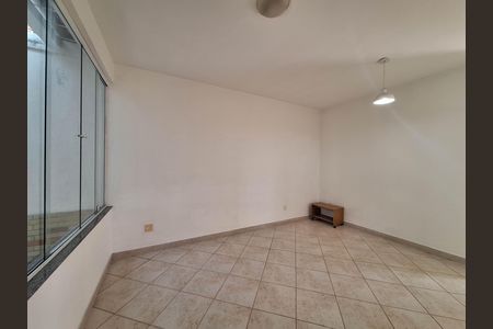 Casa de condomínio à venda com 225m², 5 quartos e 1 vaga Casa de condomínio à venda com 225m², 5 quartos e 1 vagaSala