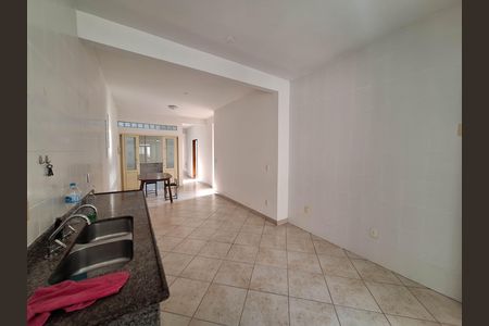 Casa de condomínio à venda com 225m², 5 quartos e 1 vaga Casa de condomínio à venda com 225m², 5 quartos e 1 vagaCozinha e Área de Serviço