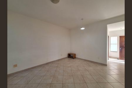Casa de condomínio à venda com 225m², 5 quartos e 1 vaga Casa de condomínio à venda com 225m², 5 quartos e 1 vagaSala