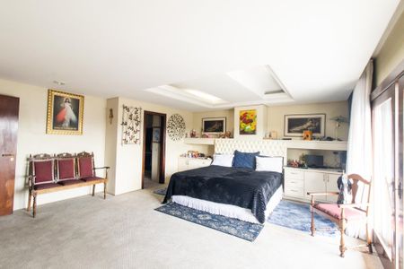 Casa à venda com 924m², 5 quartos e 10 vagas Casa à venda com 924m², 5 quartos e 10 vagasSuíte