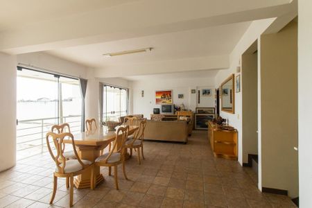 Casa à venda com 924m², 5 quartos e 10 vagas Casa à venda com 924m², 5 quartos e 10 vagasEspaço Gourmet