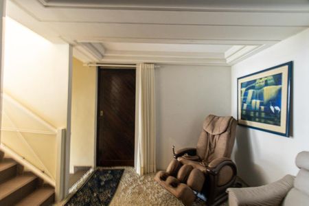 Casa à venda com 924m², 5 quartos e 10 vagas Casa à venda com 924m², 5 quartos e 10 vagasCinema