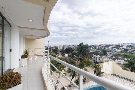 Casa à venda com 924m², 5 quartos e 10 vagas Casa à venda com 924m², 5 quartos e 10 vagasVaranda