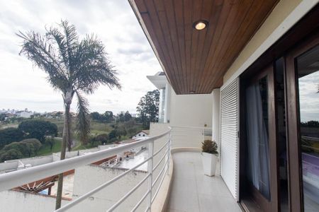 Casa à venda com 924m², 5 quartos e 10 vagas Casa à venda com 924m², 5 quartos e 10 vagasVaranda da suíte 2