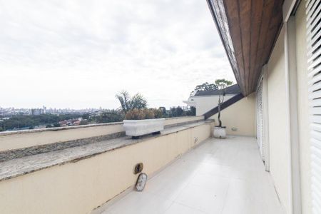 Casa à venda com 924m², 5 quartos e 10 vagas Casa à venda com 924m², 5 quartos e 10 vagasVaranda