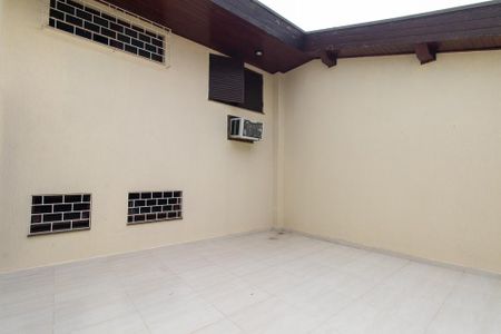 Casa à venda com 924m², 5 quartos e 10 vagas Casa à venda com 924m², 5 quartos e 10 vagasÁrea externa