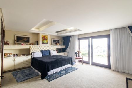 Casa à venda com 924m², 5 quartos e 10 vagas Casa à venda com 924m², 5 quartos e 10 vagasSuíte