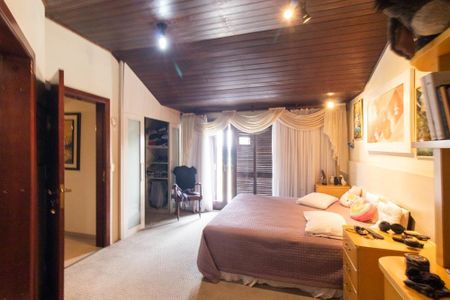 Casa à venda com 924m², 5 quartos e 10 vagas Casa à venda com 924m², 5 quartos e 10 vagasSuíte 4