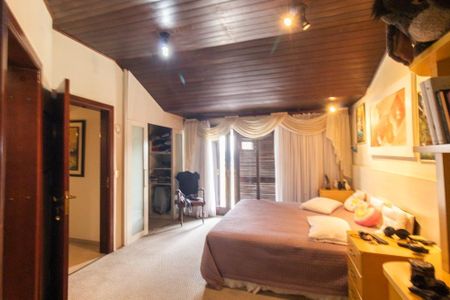 Casa à venda com 924m², 5 quartos e 10 vagas Casa à venda com 924m², 5 quartos e 10 vagasSuíte 4