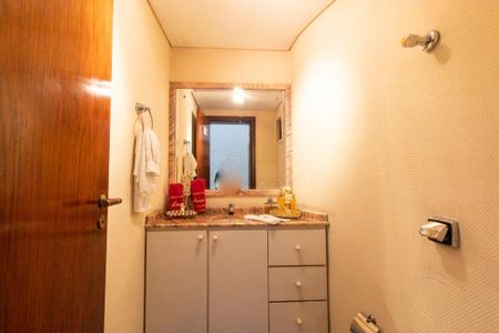 Casa à venda com 924m², 5 quartos e 10 vagas Casa à venda com 924m², 5 quartos e 10 vagasLavabo