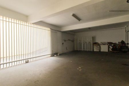 Casa à venda com 924m², 5 quartos e 10 vagas Casa à venda com 924m², 5 quartos e 10 vagasGaragem