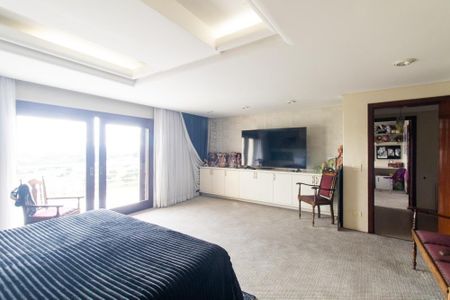 Casa à venda com 924m², 5 quartos e 10 vagas Casa à venda com 924m², 5 quartos e 10 vagasSuíte