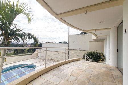 Casa à venda com 924m², 5 quartos e 10 vagas Casa à venda com 924m², 5 quartos e 10 vagasÁrea externa