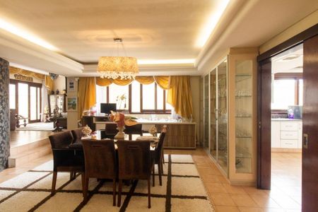 Casa à venda com 924m², 5 quartos e 10 vagas Casa à venda com 924m², 5 quartos e 10 vagasCopa
