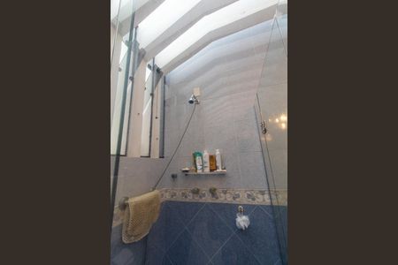 Casa à venda com 924m², 5 quartos e 10 vagas Casa à venda com 924m², 5 quartos e 10 vagasBanheiro da suíte