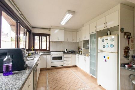 Casa à venda com 924m², 5 quartos e 10 vagas Casa à venda com 924m², 5 quartos e 10 vagasCozinha