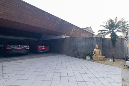 Casa à venda com 924m², 5 quartos e 10 vagas Casa à venda com 924m², 5 quartos e 10 vagasGaragem