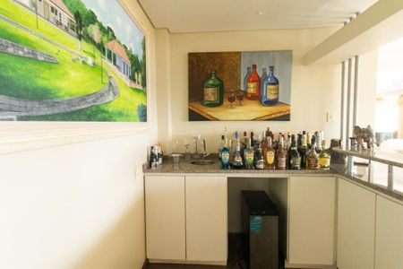 Casa à venda com 924m², 5 quartos e 10 vagas Casa à venda com 924m², 5 quartos e 10 vagasÁrea comum