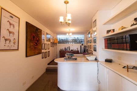 Casa à venda com 924m², 5 quartos e 10 vagas Casa à venda com 924m², 5 quartos e 10 vagasEscritório