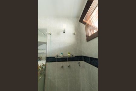 Casa à venda com 924m², 5 quartos e 10 vagas Casa à venda com 924m², 5 quartos e 10 vagasBanheiro da suíte 3