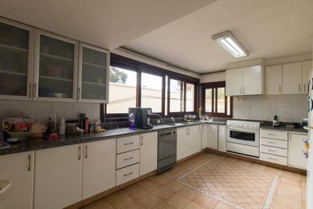 Casa à venda com 924m², 5 quartos e 10 vagas Casa à venda com 924m², 5 quartos e 10 vagasCozinha
