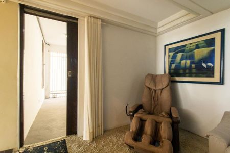 Casa à venda com 924m², 5 quartos e 10 vagas Casa à venda com 924m², 5 quartos e 10 vagasCinema